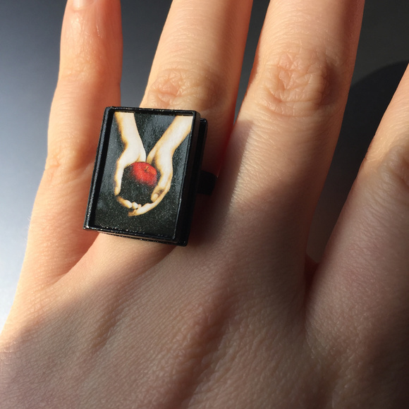 Twilight Book Ring - Picture 2 of 3